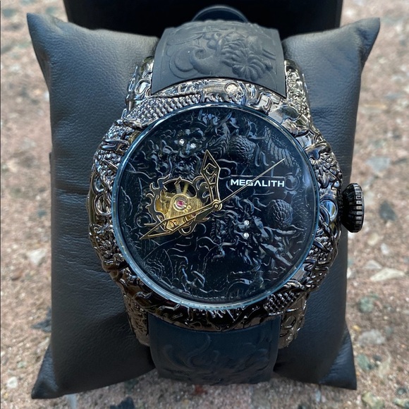 Classic men Watch Black Oriental Graphic Detailed Band - Picture 1 of 6